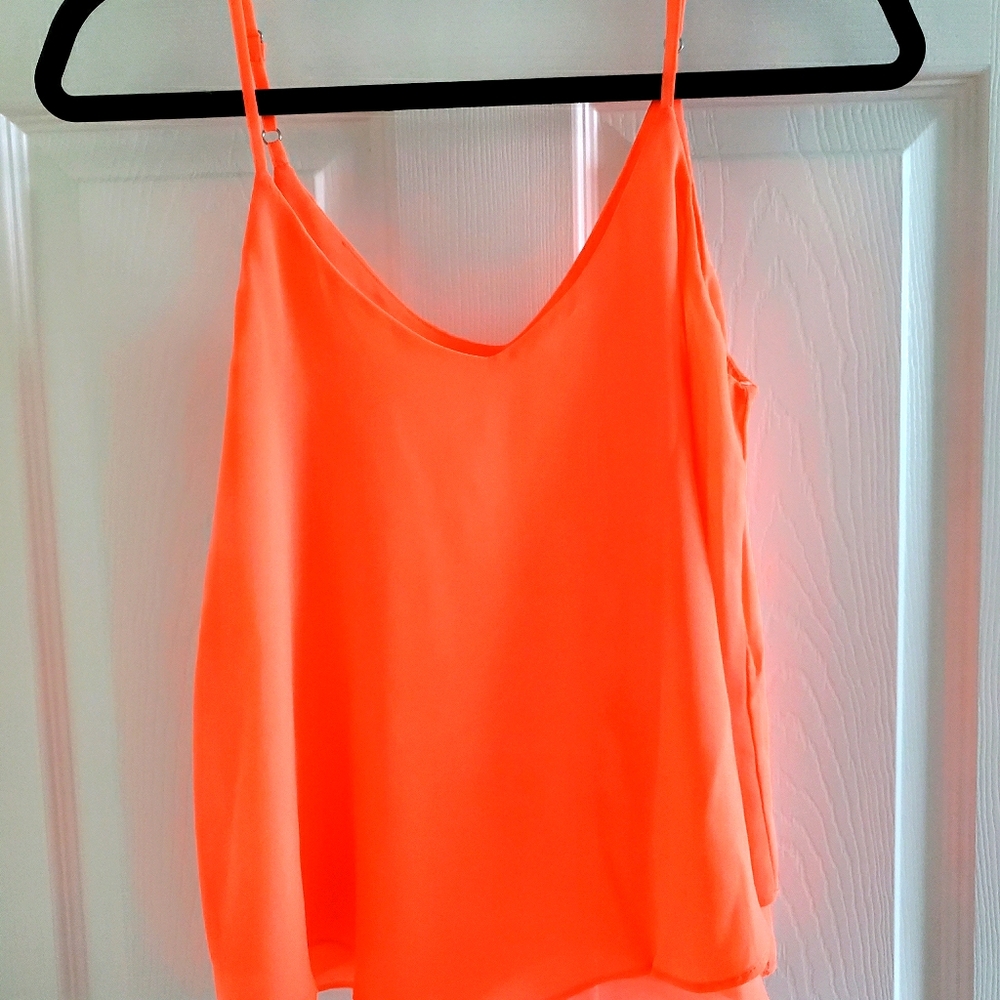 Coral top
